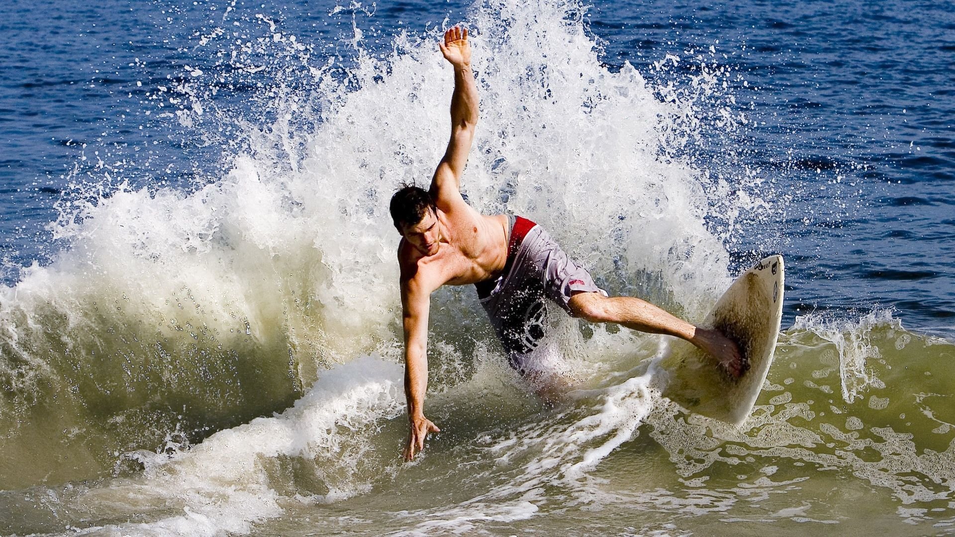 巴西男足在预选赛中被阿根廷淘汰，巴西对阿根廷男排